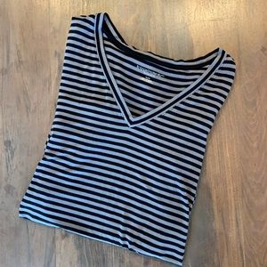 🎉3 for $20🎉 Liz Lange black and gray top